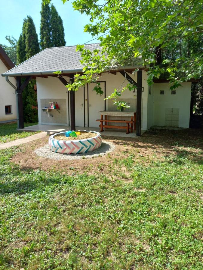 Helena Apartman Cserszegtomaj Exterior photo